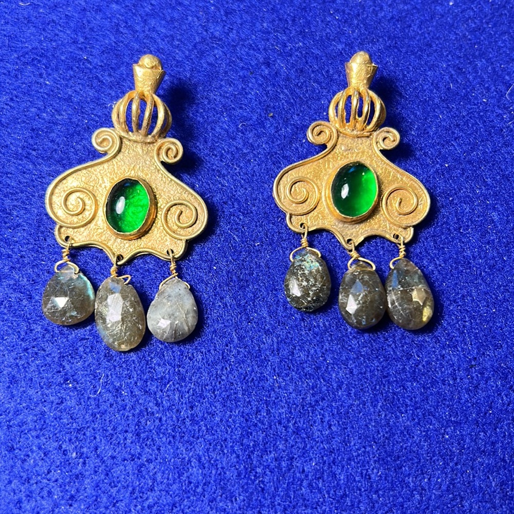 Gorgeous vintage costume earrings - Picture 4 of 4